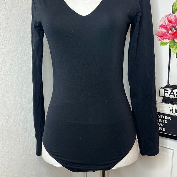 Everlane Black V-Neck Bodysuit Size M - Picture 5 of 7